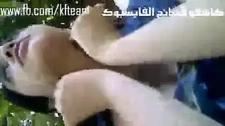 وضعية الكلب في الخارج: حورية عربية وجنس فموي فوضوي