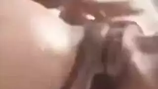 جلسة استمناء الفتاة المصرية تنتهي بقذف حلو مندفع