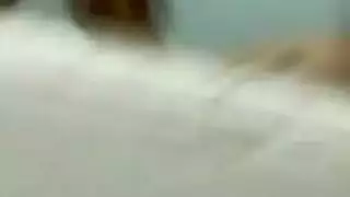 ناشوى المثيرة تمارس الجنس بقوة في الحمام مع عشيقها السري