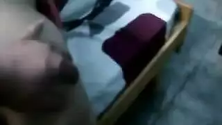 شاب محظوظ مع شرموطة و امها