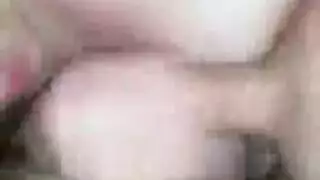 مقطع إباحي: العاهرة السمراء المشاغبة تحب القفز على القضيب الصلب