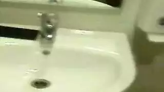 حشرة متحولة جنسياً تعلّم الشرج الفموي الخشن