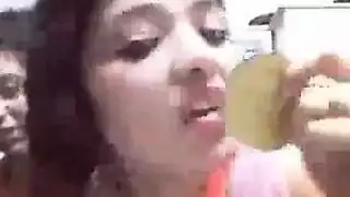 بورن شاطئ جامح: مص مزدوج ونيك قوي في الرمال