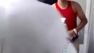 مداعبة وممارسة الجنس مع جسد مراهقة عربية مشاغبة