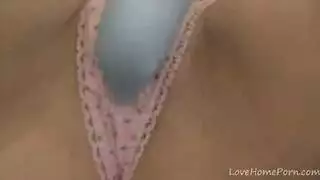 مثقوب شقراء في سن المراهقة يحب أن تمتص ويرجى أنها تعتني بأدواتها الرجل الأسود مثل هذا