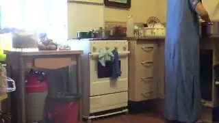 خادمة تركية تبتلع سائل رئيسها بعد مص قوي في المطبخ