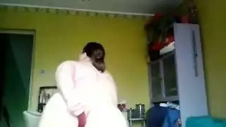 شرموطه تنتاك من زبرين واحد في الطيز واحد في الكس مربربه