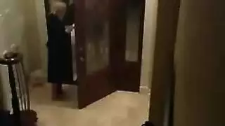 جيا بيج تتعرض لجنس شرجي مزدوج من شاب البيتزا وفحل متحمس