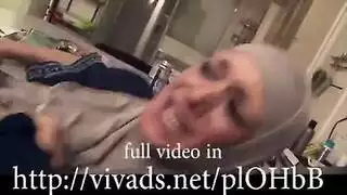 تمزق فرج وطيز الفتاة المحجبة بقضيب ضخم