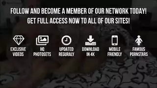 جنس فموي غير محمي مع عاهرة تختنق من القضيب