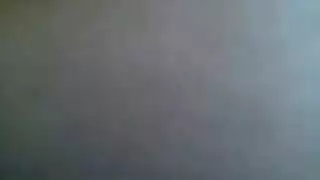 نيك فتحتين: فتاة بيضاء تنتهك بقسوة