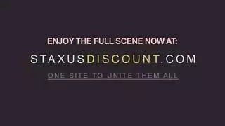 ويتني رايت تخون مع فحل أسود في منزلها الفارغ