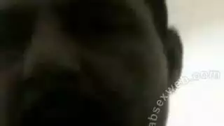 عربية خائنة تمارس الجنس الشرجي العنيف مع عشيقها وتتلقى قبلات عميقة