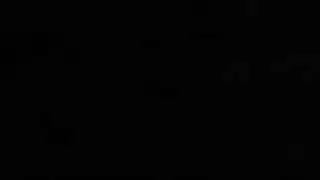 مراهقة مغرية تتباهى بمؤخرتها المستديرة وكسها