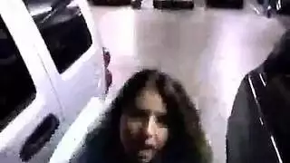 تشعر بالملل؟ هذه الفاتنة كبيرة الصدر تذهب مباشرة للشرج